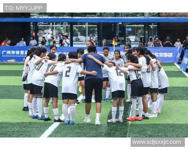 加维引领新时代足球潮流展现年轻力量与无限潜力