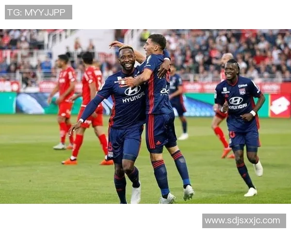 里昂与第戎精彩对决集锦回顾赛场瞬间尽显足球魅力与激情